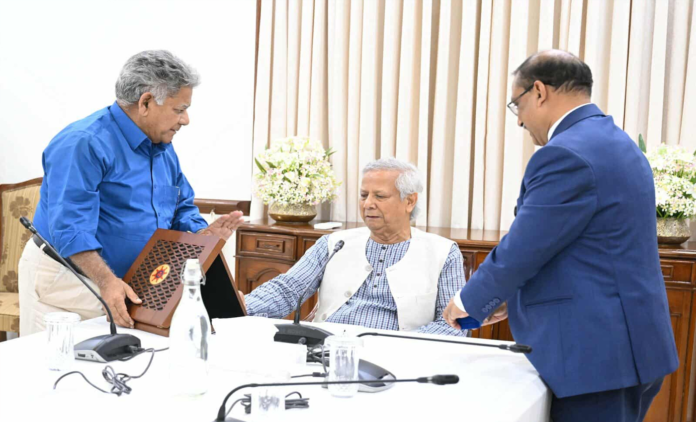 শতবর্ষী প্যাডেল স্টিমার পুনরায় চালু: ঐতিহ্য বাঁচাতে প্রধান উপদেষ্টার উচ্ছ্বাস