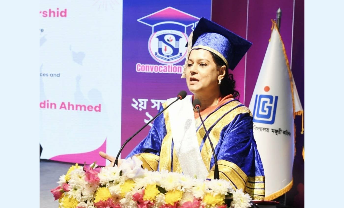 ডিগ্রি শুধু চাকরির জন্য নয়, দেশ ও প্রকৃতির দায়িত্ব নেওয়ার অঙ্গীকার — সমাবর্তনে পরিবেশ উপদেষ্টা সৈয়দা রিজওয়ানা হাসান