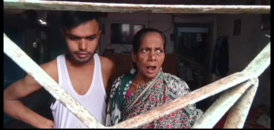 ভাড়া দিতে দেরি করায় ভাড়াটিয়াকে ভেতরে রেখেই তালা দিলেন মালিক
