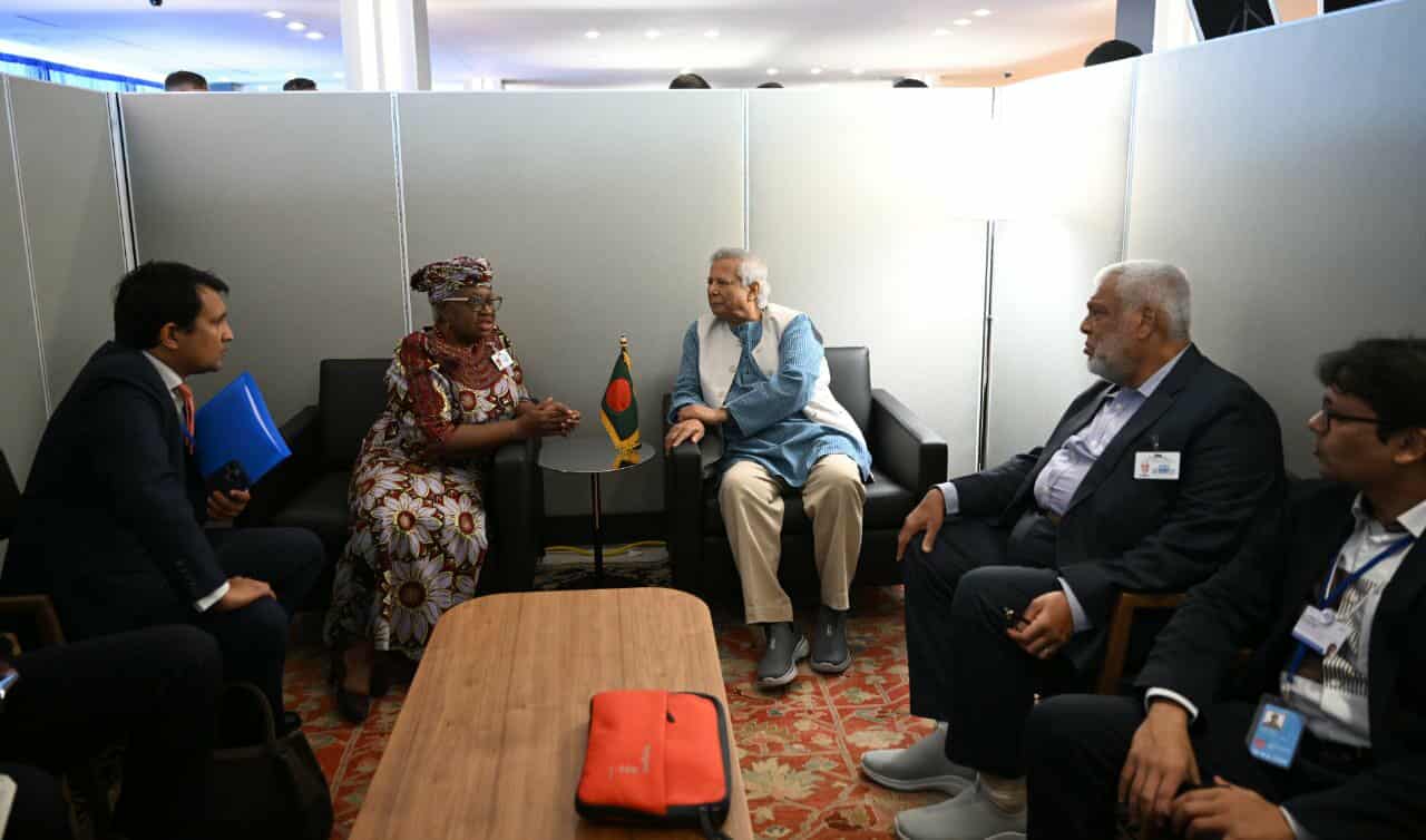 জাতিসংঘ সদর দপ্তরে জ্যেষ্ঠ বিশ্ব নেতাদের সাথে সাক্ষাৎ করেছেন প্রধান উপদেষ্টা