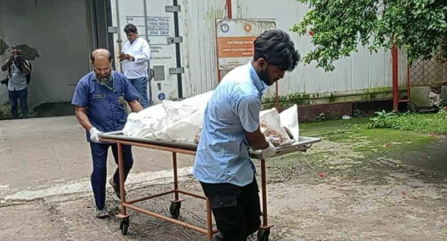 ২০২৪ সালের জুলাইয়ে গণঅভ্যুত্থানে গুলিতে নিহত অজ্ঞাতপরিচয় ছয় মরদেহ আঞ্জুমান মুফিদুল ইসলামের কাছে হস্তান্তর করা হয়েছে