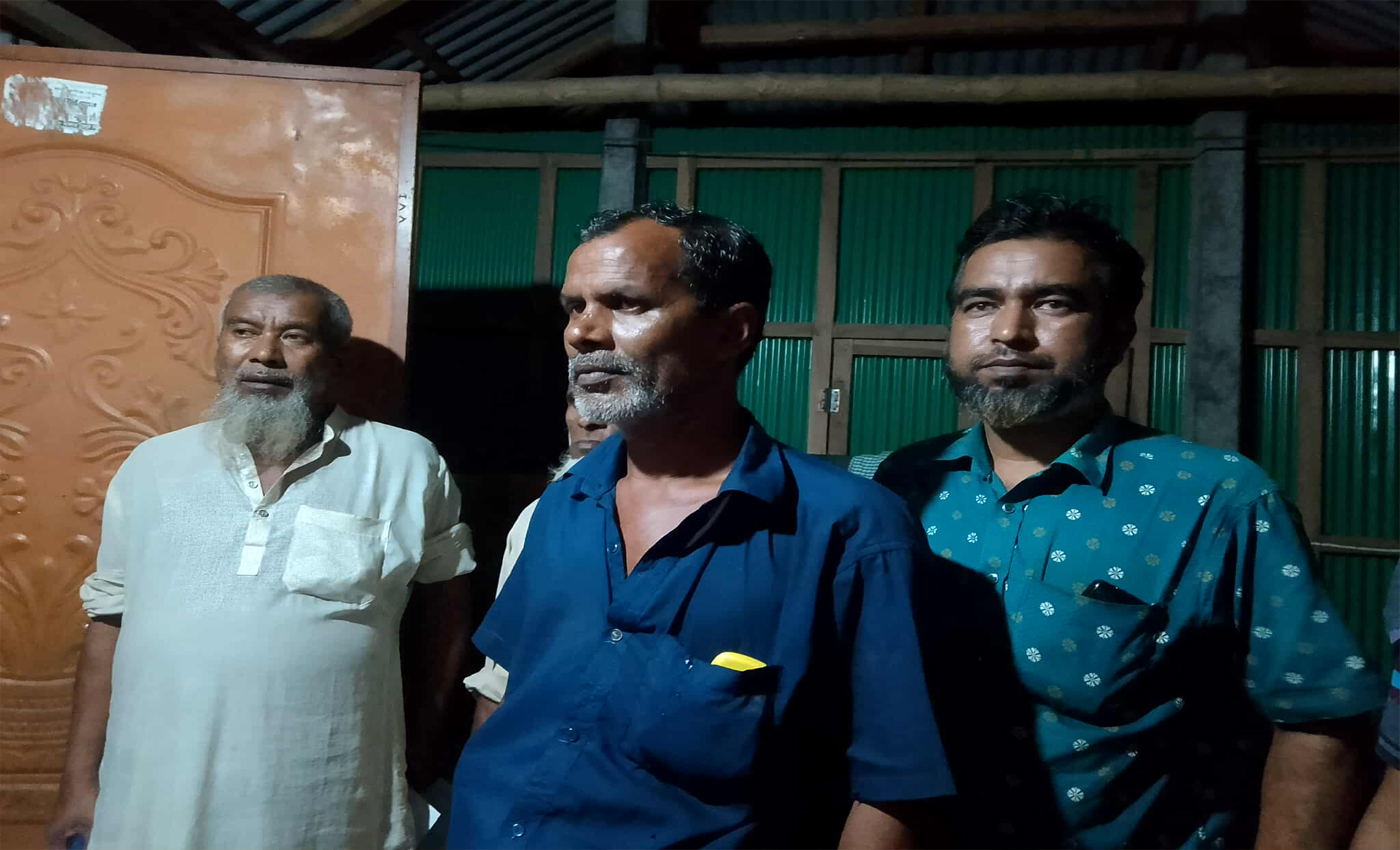 গরু মহিষ ব্যবসায়ীর কাছ থেকে তিন লাখ টাকা ছিনতাই করার অভিযোগ