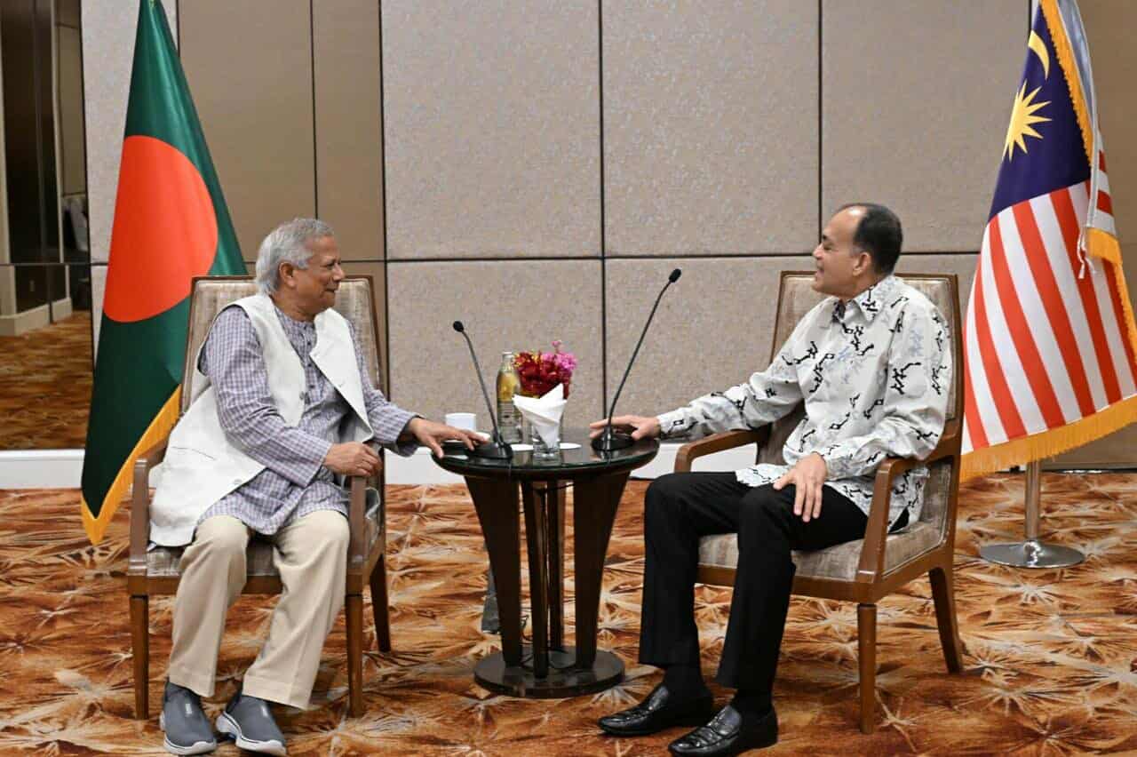 মালয়েশিয়ার শীর্ষ শিল্পপতিরা প্রধান উপদেষ্টার সাথে সাক্ষাৎ করেছেন