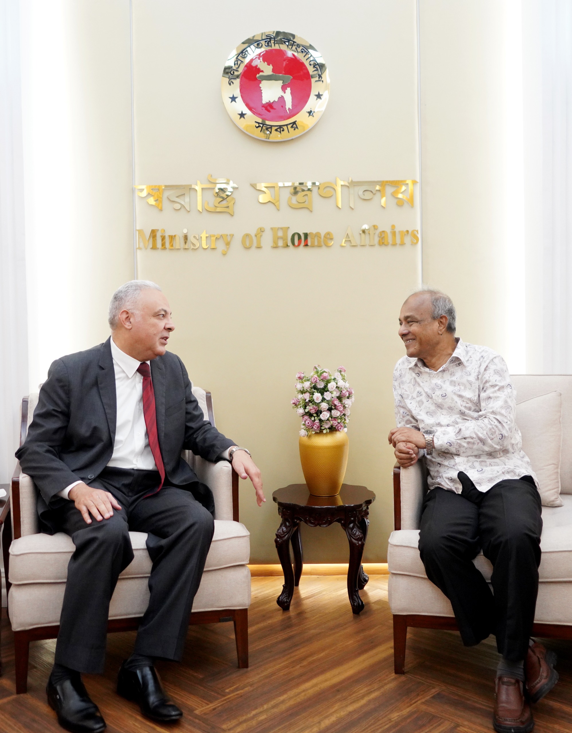 মিশরের সঙ্গে দ্রুত পারস্পরিক ভিসা অব্যাহতি চুক্তি করা হবে- স্বরাষ্ট্র উপদেষ্টা