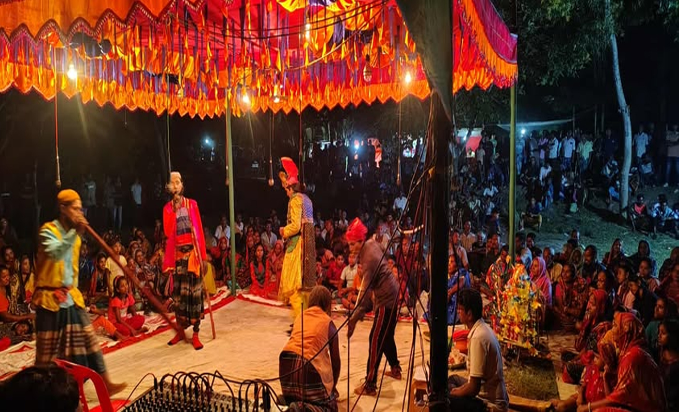 কুন্দুড়িয়া শ্রী শ্রী হরি মন্দিরে মনসামঙ্গল সতী বেহুলা যাত্রাপালা