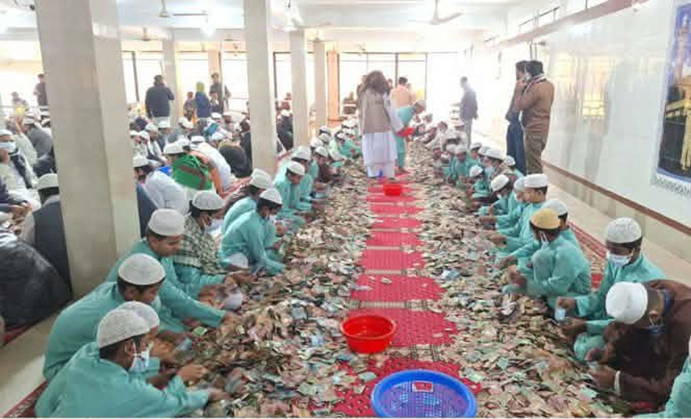 পাগলা মসজিদের দানবাক্সে মিলল ১১ কোটি ৭৮ লাখ টাকা, মিলেছে স্বর্ণ ও বৈদেশিক মুদ্রাও