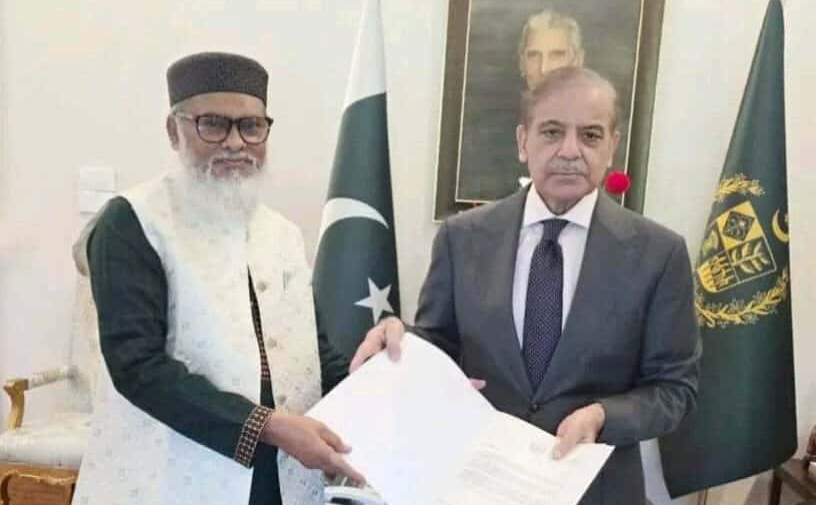 পাকিস্তানের প্রধানমন্ত্রীর সাথে ধর্ম উপদেষ্টার সাক্ষাৎ