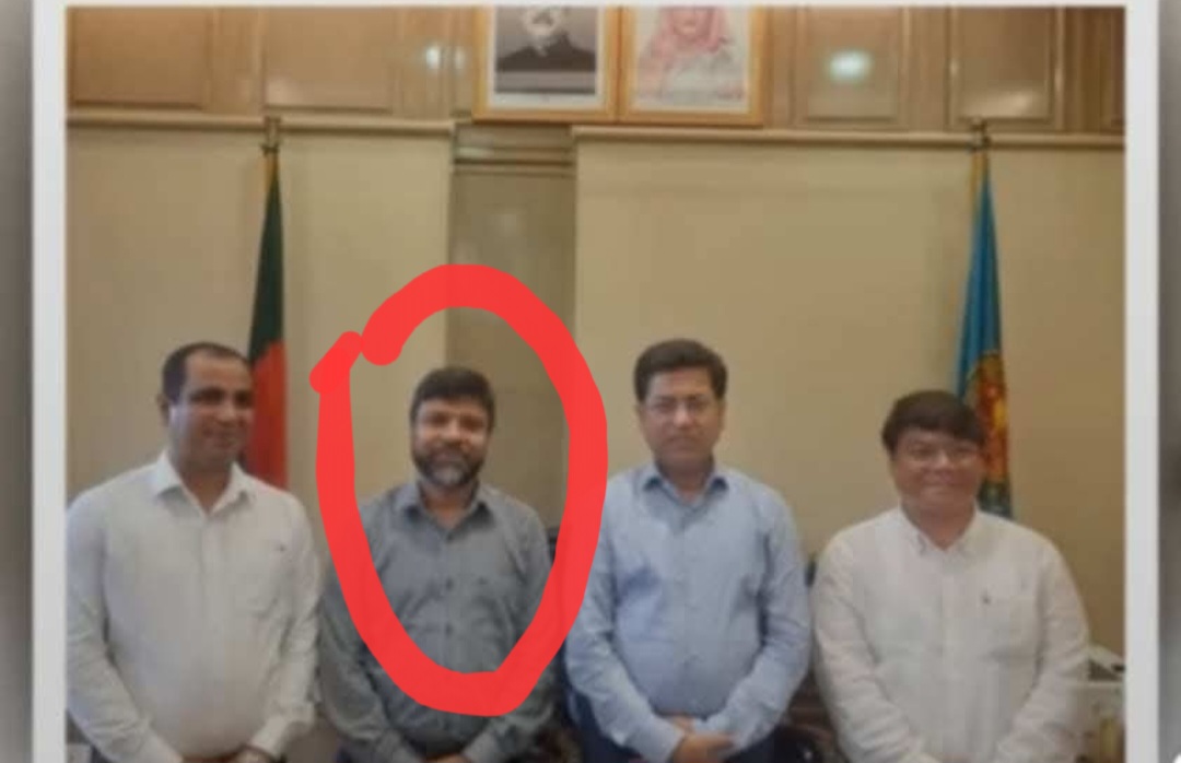 সাতক্ষীরা জেলা প্রশাসক মোস্তাক আহমেদ এর ভয়ংকর রূপ