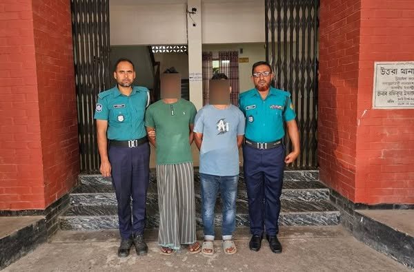 উত্তরায় চাঞ্চল্যকর অপহরণের ঘটনায় প্রাইভেট কারসহ দুই অপহরণকারীকে গ্রেফতার করেছে উত্তরা পূর্ব থানা পুলিশ