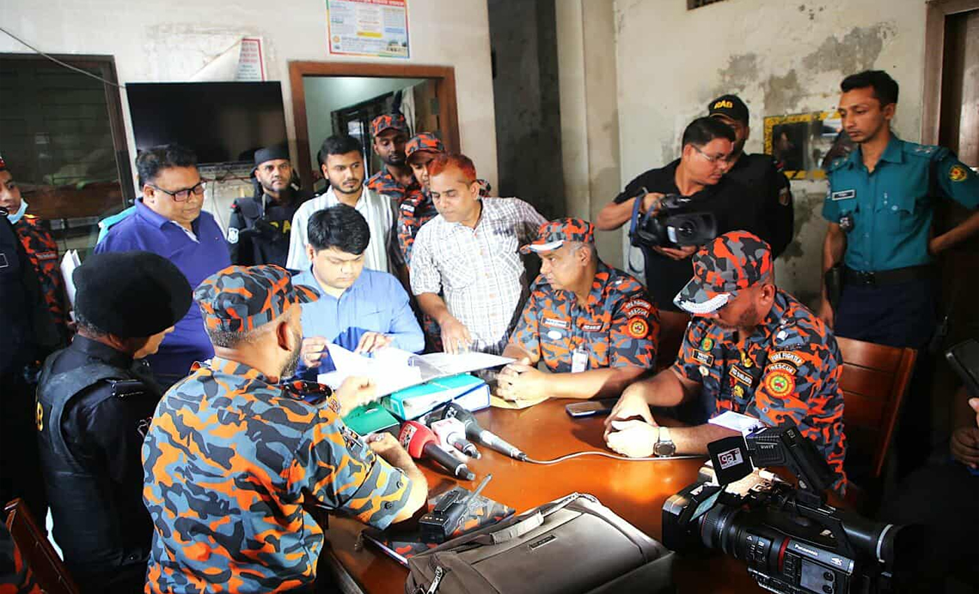 ফায়ার সার্ভিসের উদ্যোগে মোবাইল কোর্ট পরিচালিত