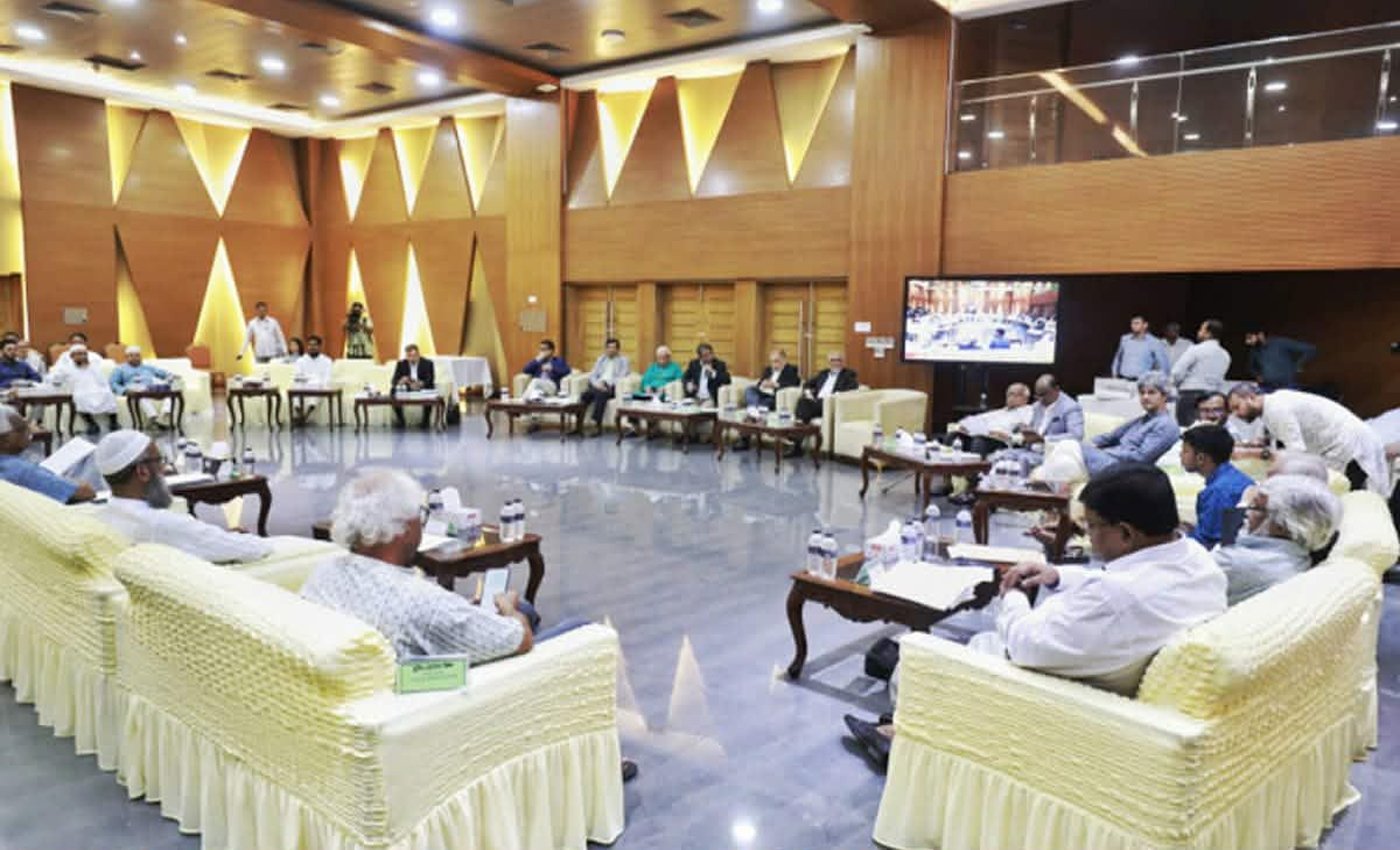 জাতীয় ঐকমত্য কমিশনের পূর্ণাঙ্গ প্রতিবেদন প্রকাশ