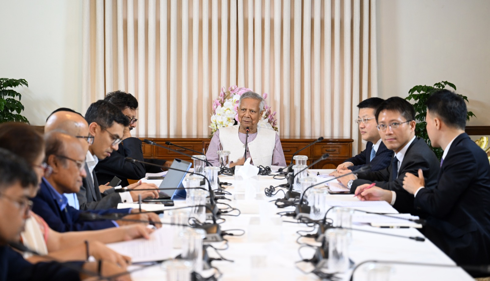 প্রধান উপদেষ্টা চীন সফরের অগ্রগতি পর্যালোচনা করেন, দ্বিপাক্ষিক সহযোগিতার জন্য পরবর্তী পদক্ষেপের রূপরেখা দেন
