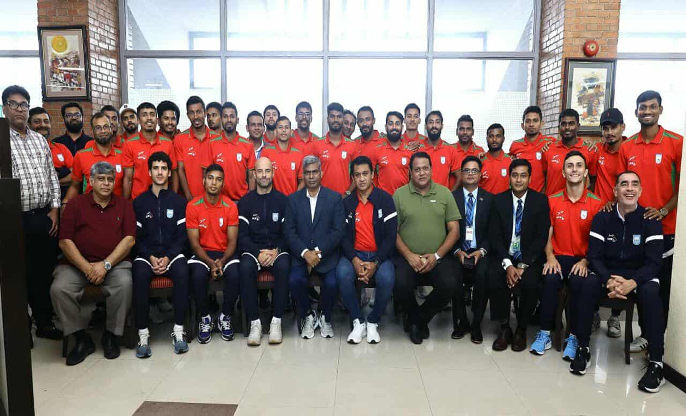 নেপাল থেকে বিশেষ ফ্লাইটে দেশের উদ্দেশ্যে রওনা দিয়েছে জাতীয় ফুটবল দল