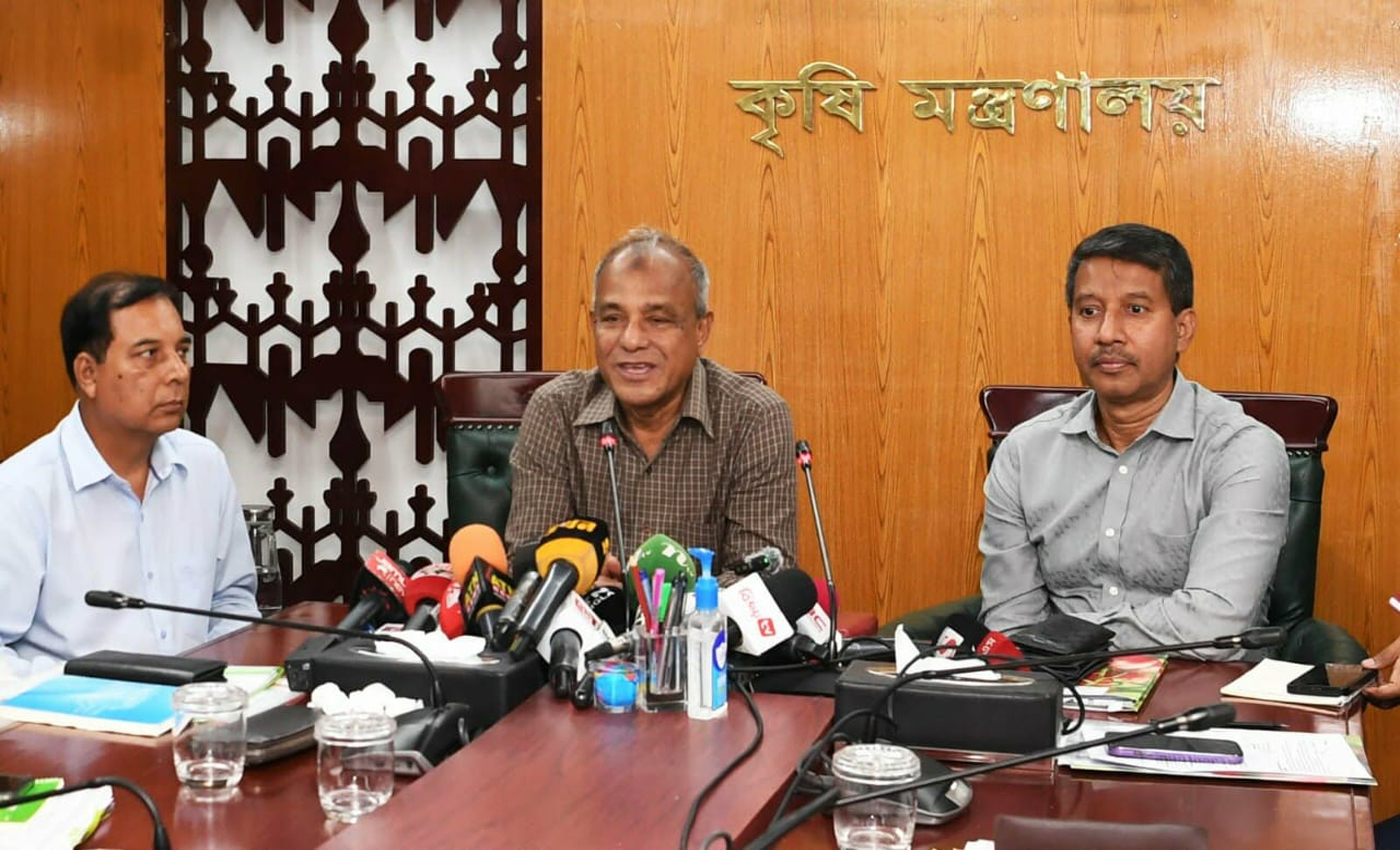 আবহাওয়া অনুকূলে থাকলে এবার আমন ধানে বাম্পার ফলন হবে: কৃষি উপদেষ্টা