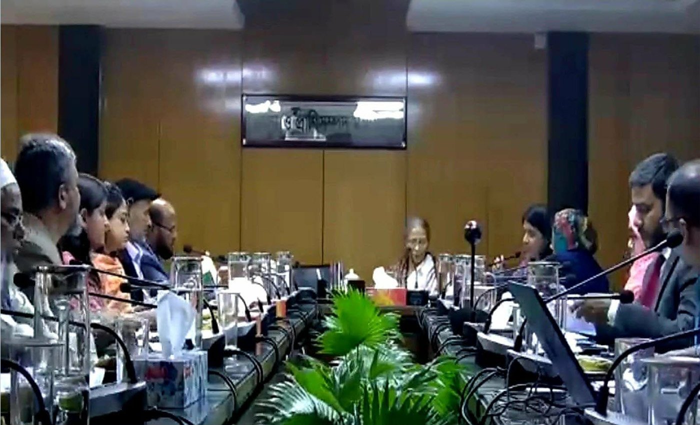 ইনডোর ও কৃত্রিম পদ্ধতিতে ইলিশ চাষে সরকারের কোন অনুমোদন নেই