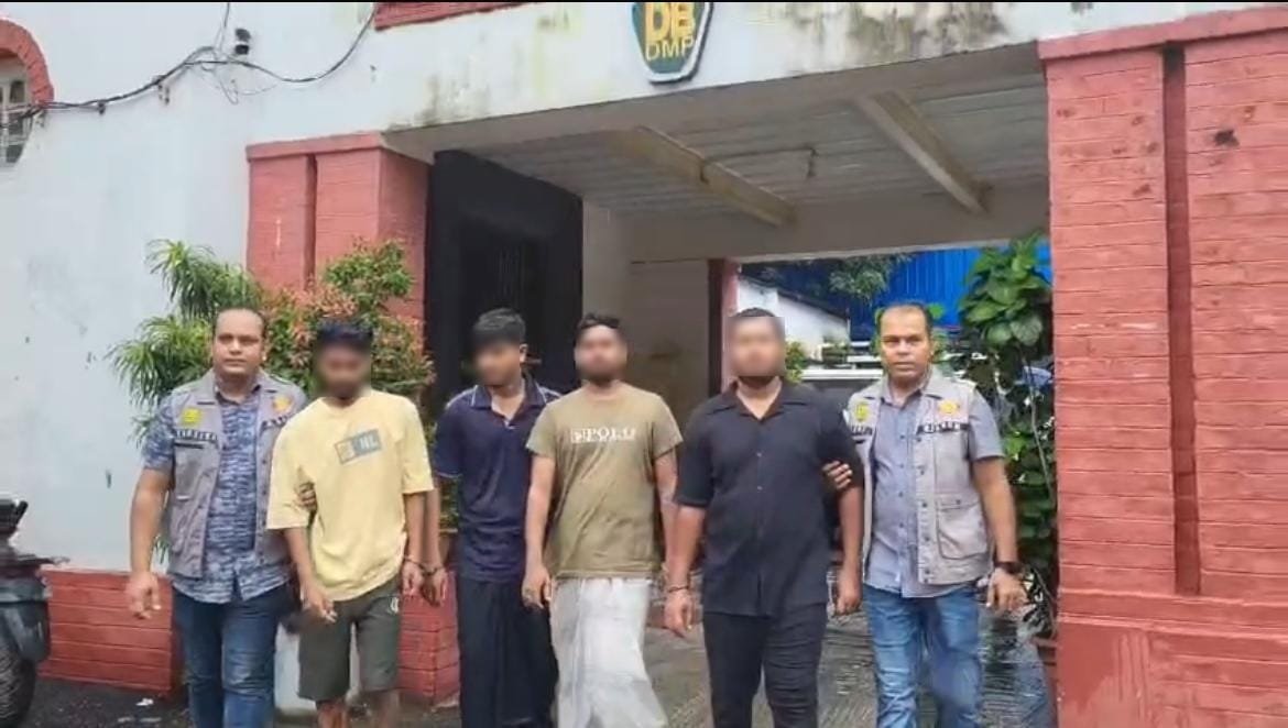 মোহাম্মদপুরে হত্যাচেষ্টার ঘটনায় পাটালি গ্রুপের আরও চার সদস্য গ্রেফতার করেছে ডিবি