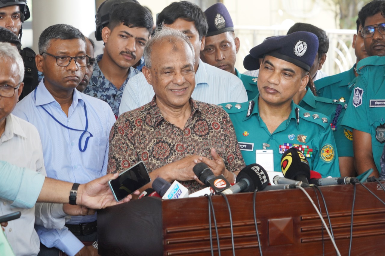 সাবেক রাষ্ট্রপতি আবদুল হামিদের দেশত্যাগ ঘটনায় দায়ী সবার বিরুদ্ধে ব্যবস্থা নেয়া হবে- স্বরাষ্ট্র উপদেষ্টা