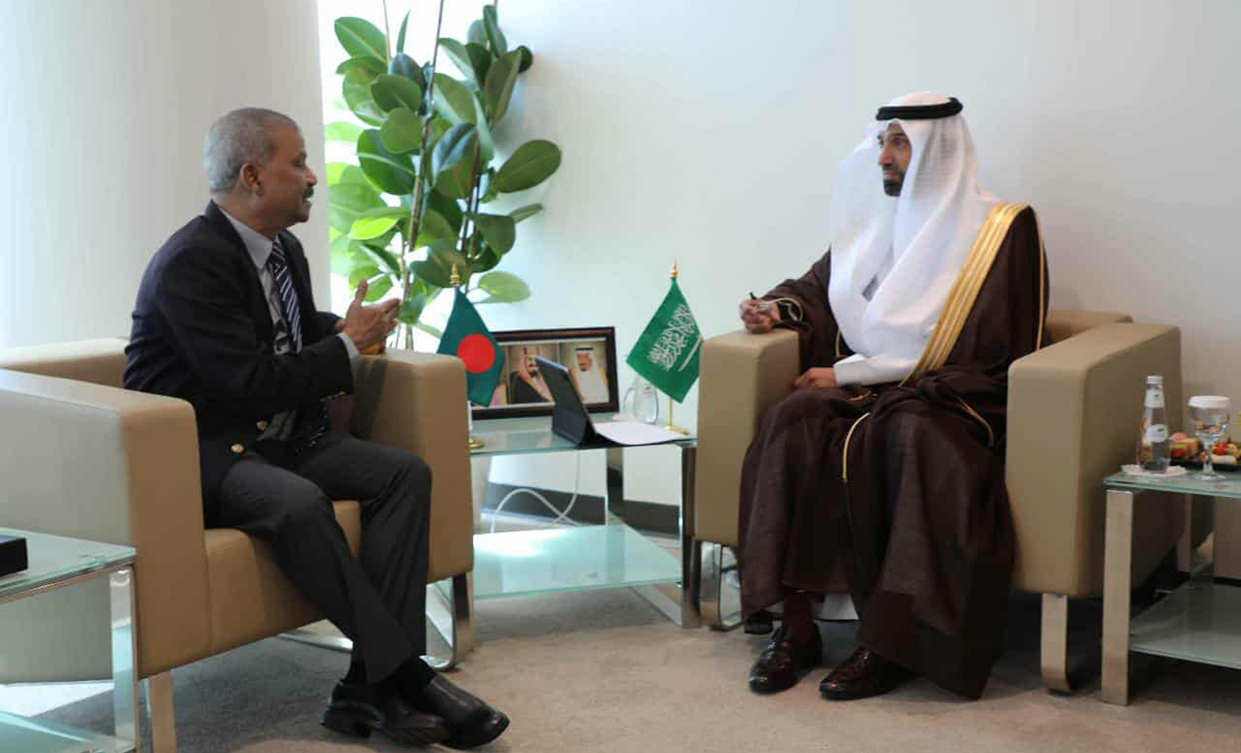 বাংলাদেশ-সৌদি আরব প্রথমবারের মতো সাধারণ কর্মী নিয়োগ চুক্তি স্বাক্ষর