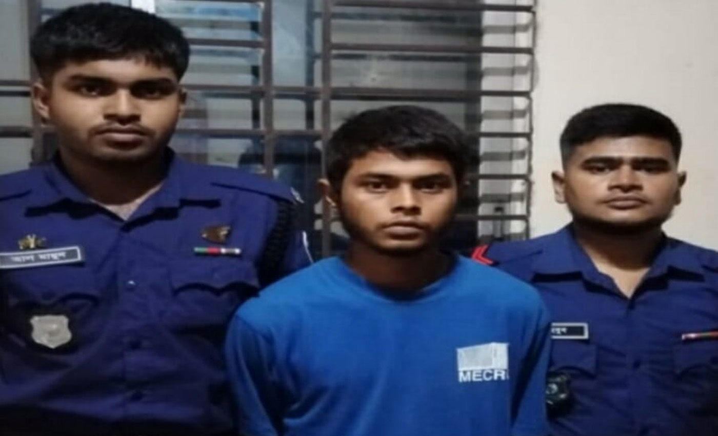 ঈদগড়ে গাঁজার টাকা না পেয়ে ভাতিজিকে খুনের ঘটনায় চাচা গ্রেপ্তার