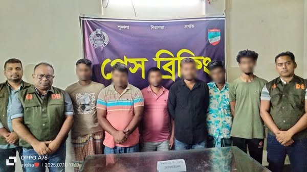 যশোর ডিবি পুলিশ কর্তৃক আন্তঃ বিভাগীয় মোটরসাইকেল চোর চক্রের (০৬) সদস্য গ্রেফতার