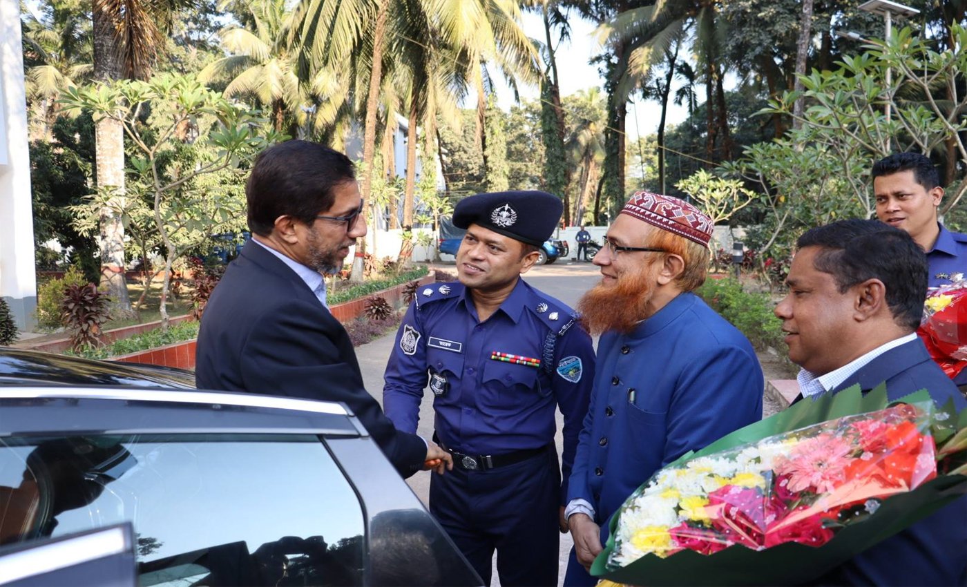 হাইকোর্ট বিভাগের মাননীয় বিচারপতিদের লক্ষ্মীপুর আগমন, জেলা পুলিশের গার্ড অব অনার